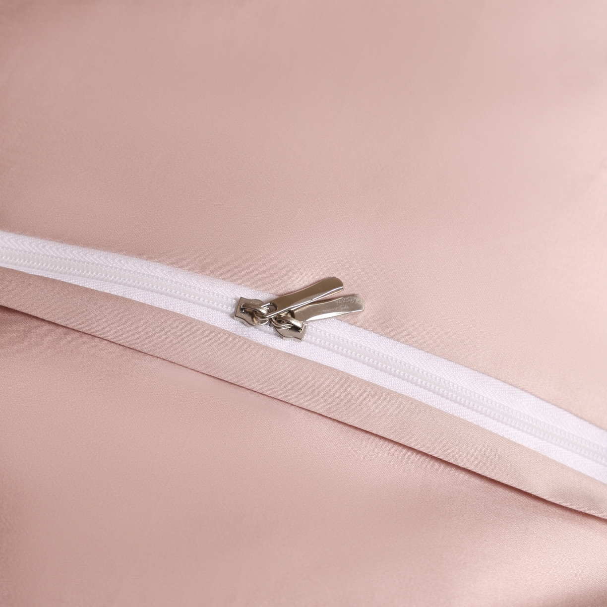 91家纺网 家纺一手货源 找家纺 禾时 2026新款全棉纯棉数码印花埋绳款四件套 绯花若梦（粉）