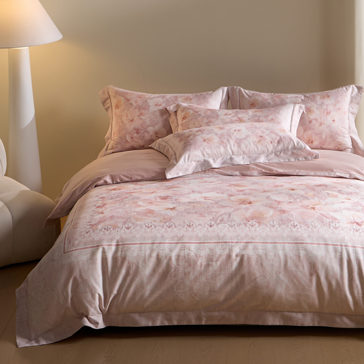 91家纺网 家纺一手货源 找家纺 禾时 2026新款全棉纯棉数码印花埋绳款四件套 绯花若梦（粉）