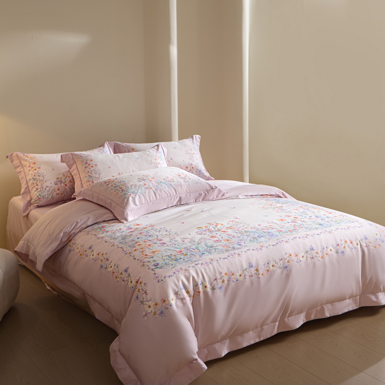 91家纺网 家纺一手货源 找家纺 禾时 2026新款全棉纯棉数码印花埋绳款四件套 花间逐梦（粉）