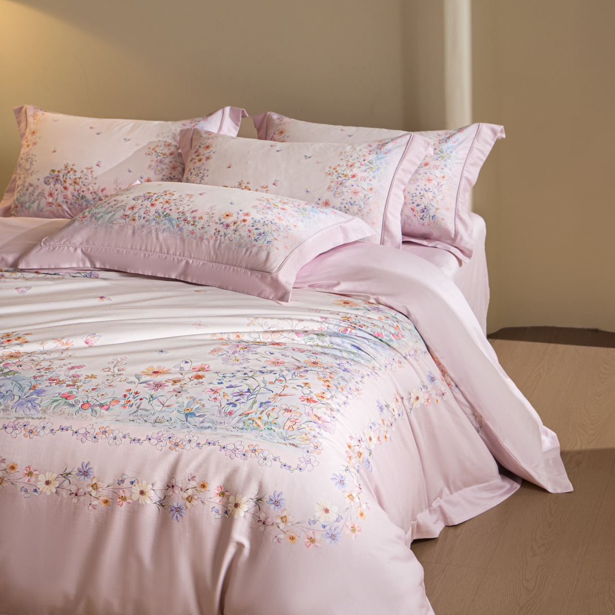 91家纺网 家纺一手货源 找家纺 禾时 2026新款全棉纯棉数码印花埋绳款四件套 花间逐梦（粉）