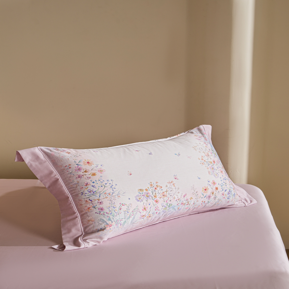 91家纺网 家纺一手货源 找家纺 禾时 2026新款全棉纯棉数码印花埋绳款四件套 花间逐梦（粉）