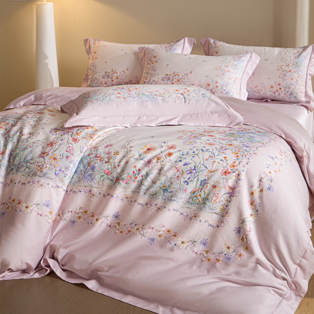 91家纺网 家纺一手货源 找家纺 禾时 2026新款全棉纯棉数码印花埋绳款四件套 花间逐梦（粉）