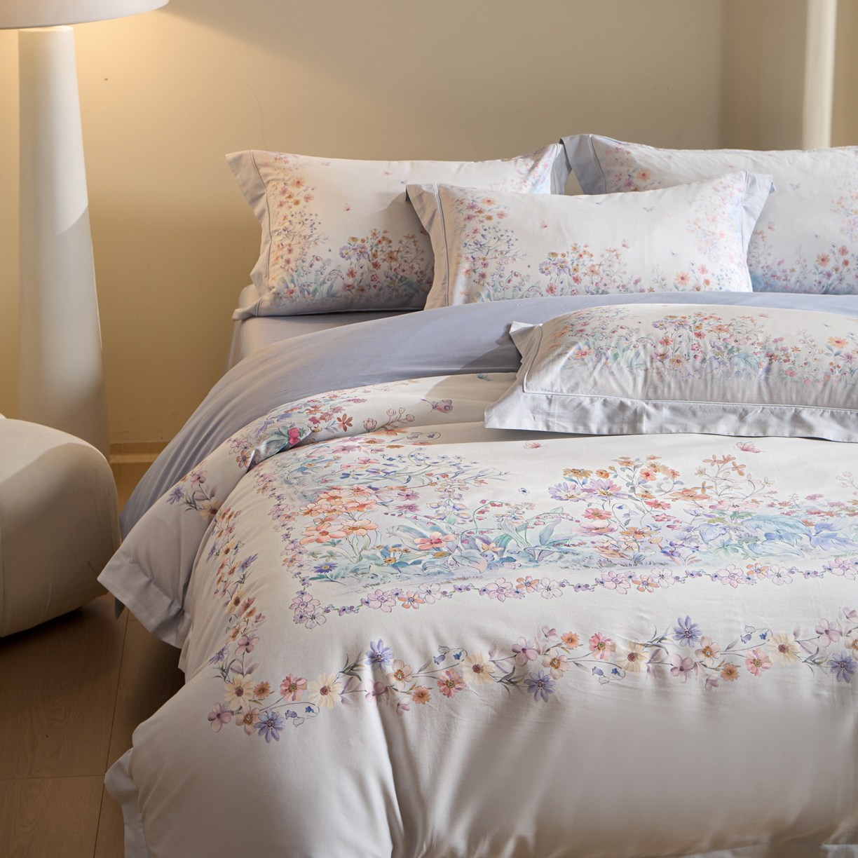 91家纺网 家纺一手货源 找家纺 禾时 2026新款全棉纯棉数码印花埋绳款四件套 花间逐梦（蓝紫）