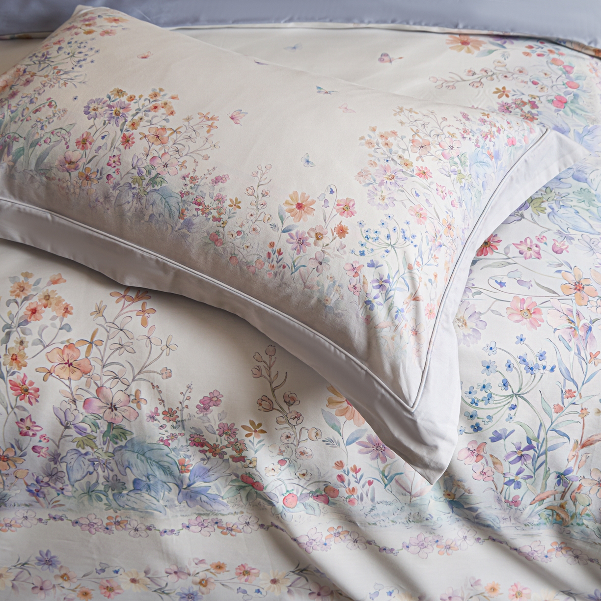 91家纺网 家纺一手货源 找家纺 禾时 2026新款全棉纯棉数码印花埋绳款四件套 花间逐梦（蓝紫）