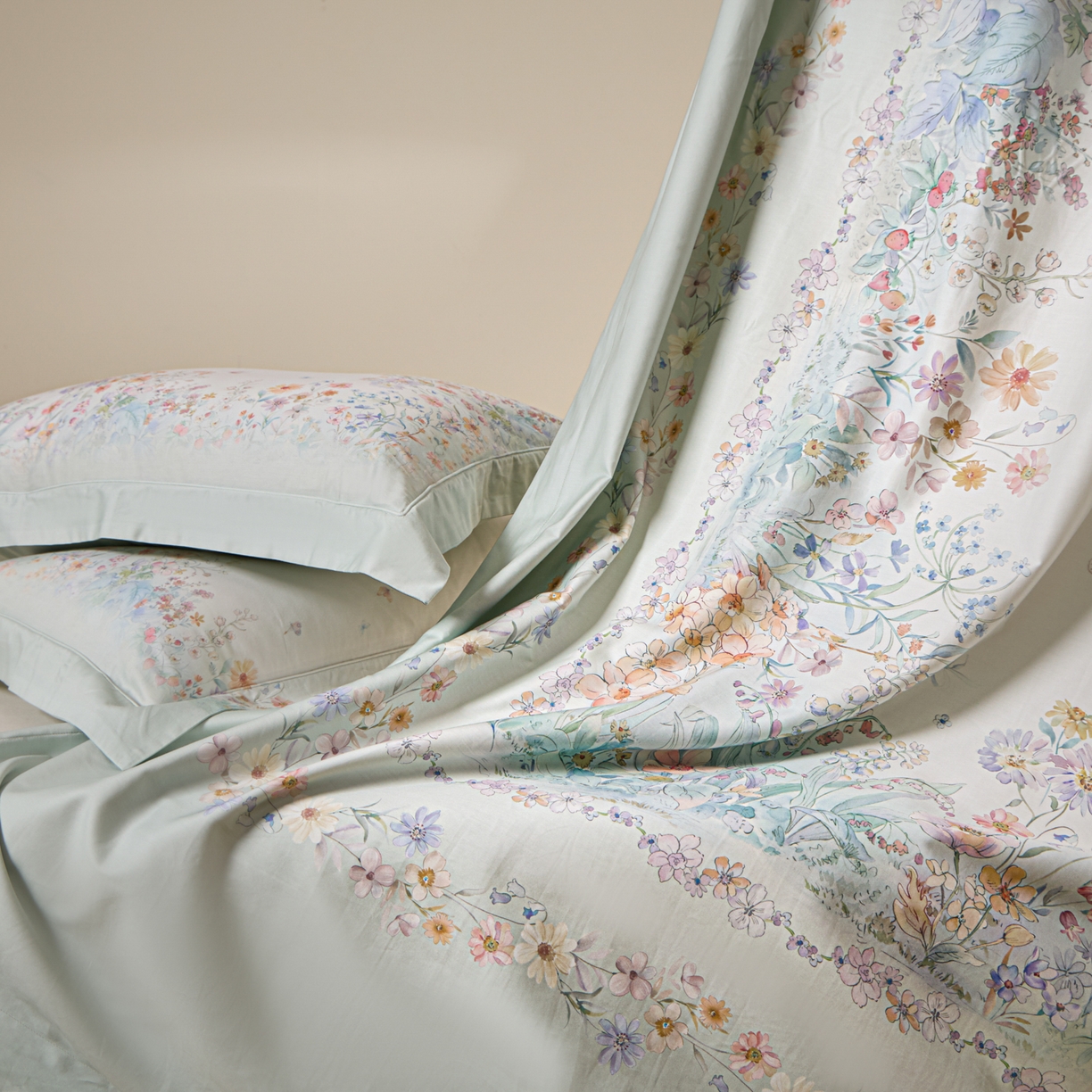 91家纺网 家纺一手货源 找家纺 禾时 2026新款全棉纯棉数码印花埋绳款四件套 花间逐梦（绿）