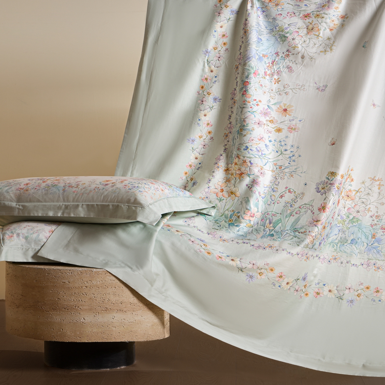 91家纺网 家纺一手货源 找家纺 禾时 2026新款全棉纯棉数码印花埋绳款四件套 花间逐梦（绿）