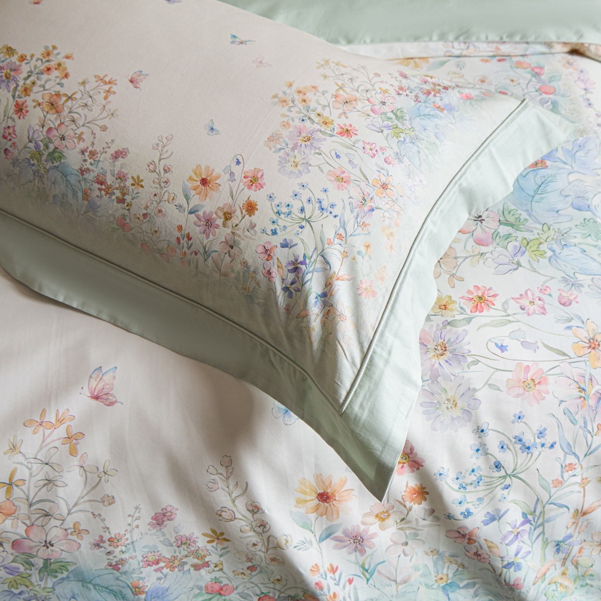 91家纺网 家纺一手货源 找家纺 禾时 2026新款全棉纯棉数码印花埋绳款四件套 花间逐梦（绿）