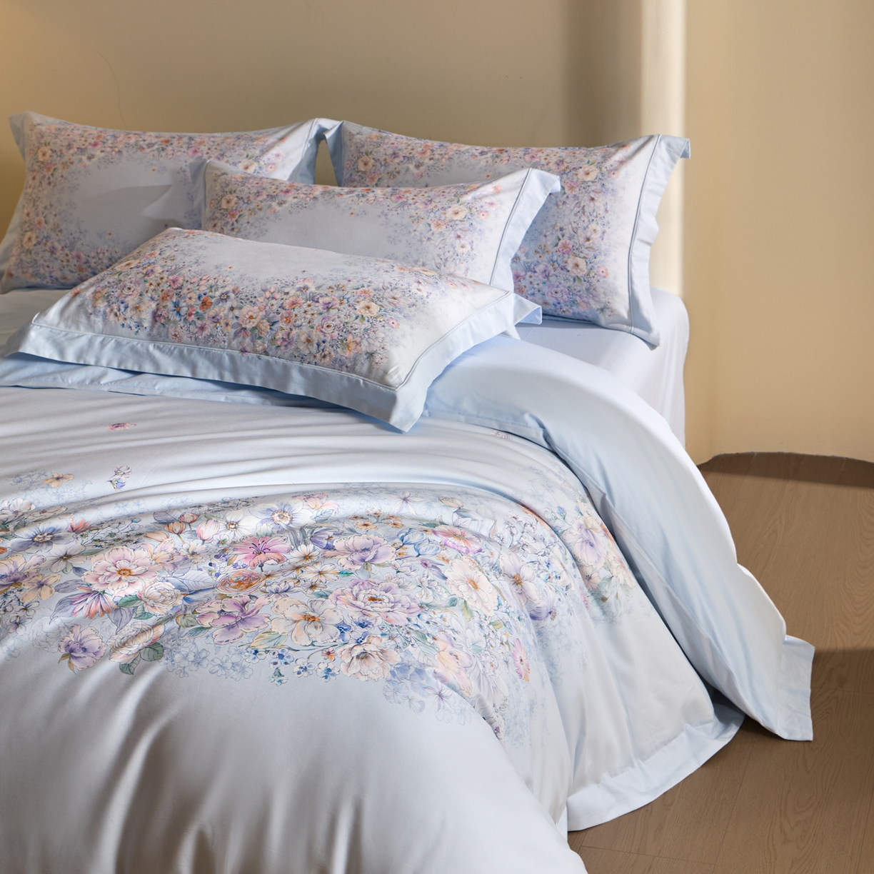 91家纺网 家纺一手货源 找家纺 禾时 2026新款全棉纯棉数码印花埋绳款四件套 花影轻描（蓝）