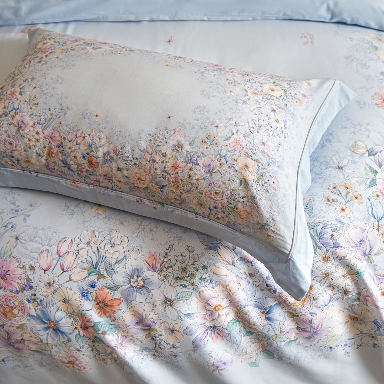 91家纺网 家纺一手货源 找家纺 禾时 2026新款全棉纯棉数码印花埋绳款四件套 花影轻描（蓝）