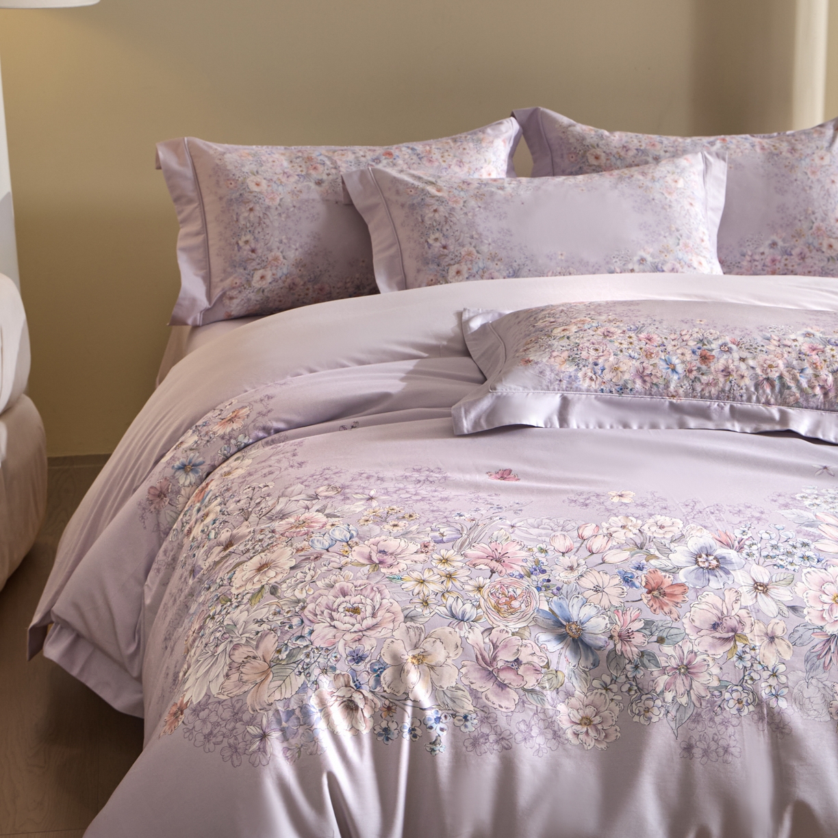 91家纺网 家纺一手货源 找家纺 禾时 2026新款全棉纯棉数码印花埋绳款四件套 花影轻描（紫）