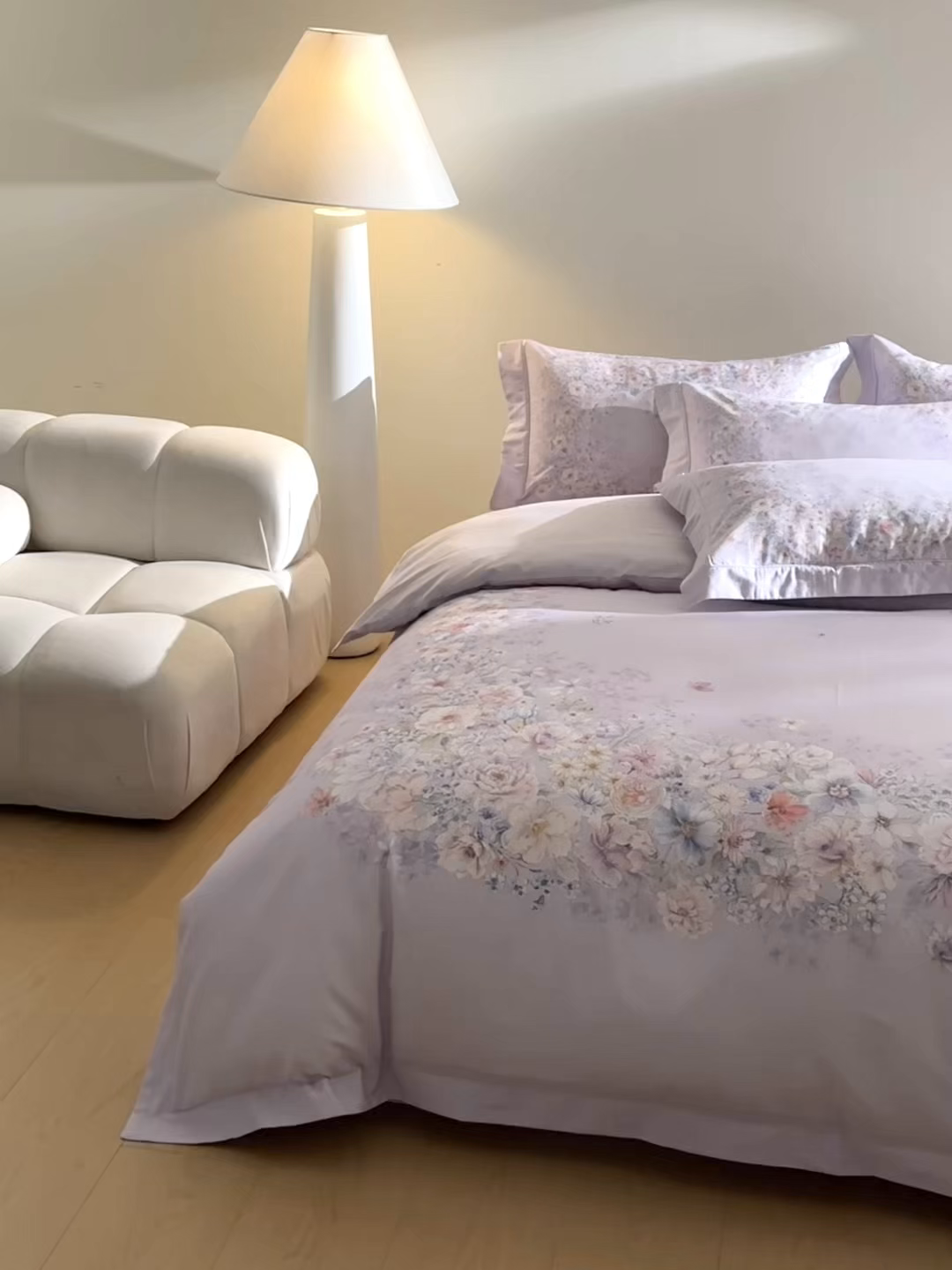 91家纺网 家纺一手货源 找家纺 禾时 2026新款全棉纯棉数码印花埋绳款四件套 花影轻描（紫）