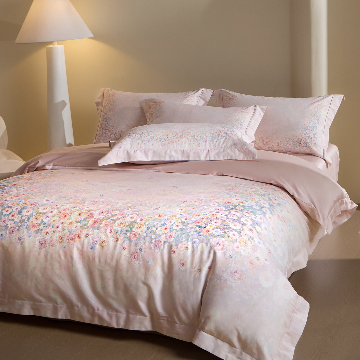 91家纺网 家纺一手货源 找家纺 禾时 2026新款全棉纯棉数码印花埋绳款四件套 浅春织梦（粉）