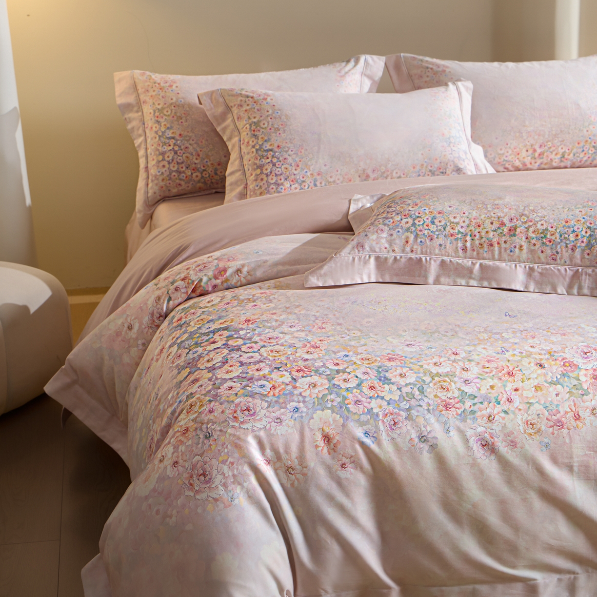 91家纺网 家纺一手货源 找家纺 禾时 2026新款全棉纯棉数码印花埋绳款四件套 浅春织梦（粉）