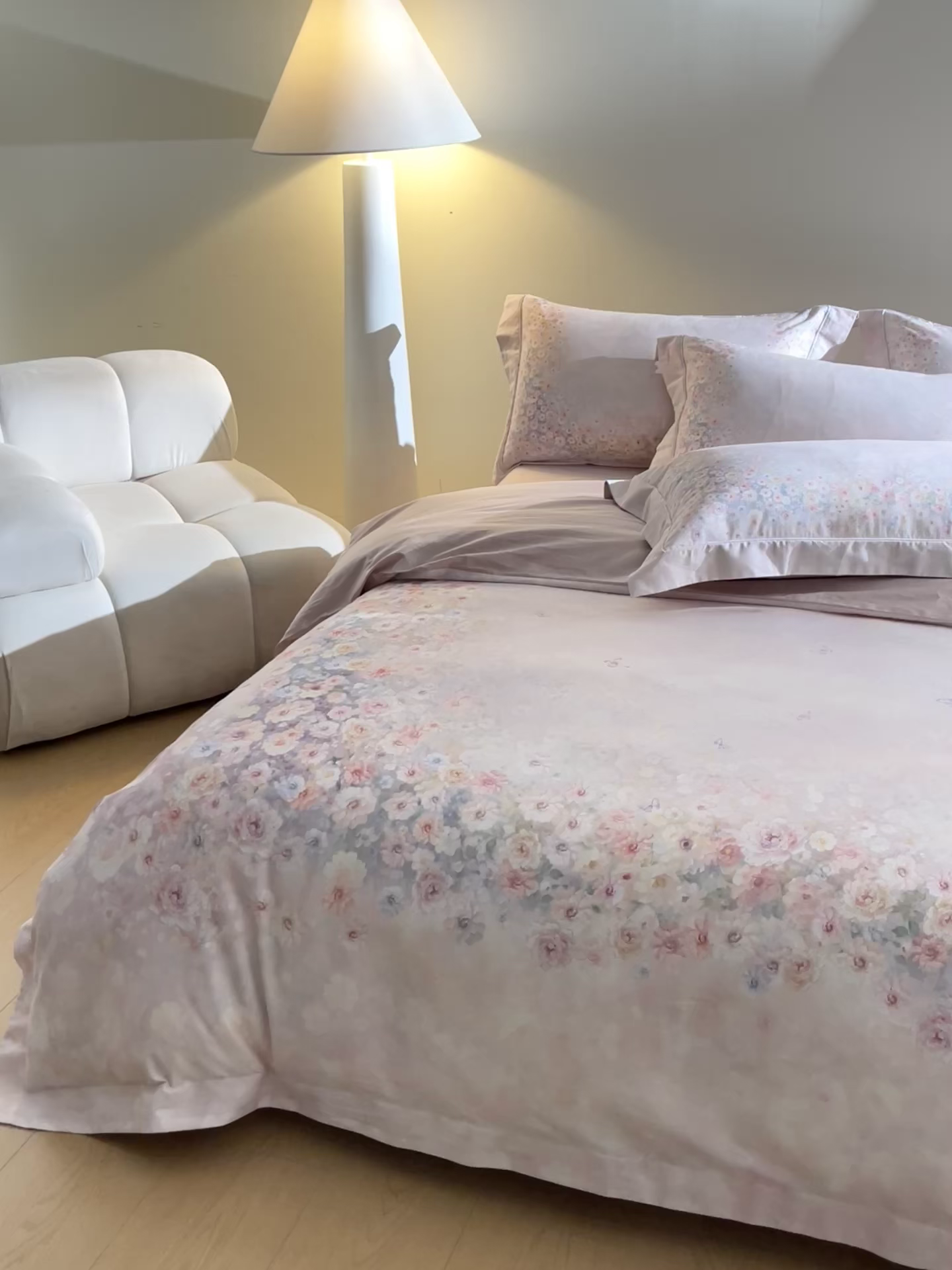 91家纺网 家纺一手货源 找家纺 禾时 2026新款全棉纯棉数码印花埋绳款四件套 浅春织梦（粉）