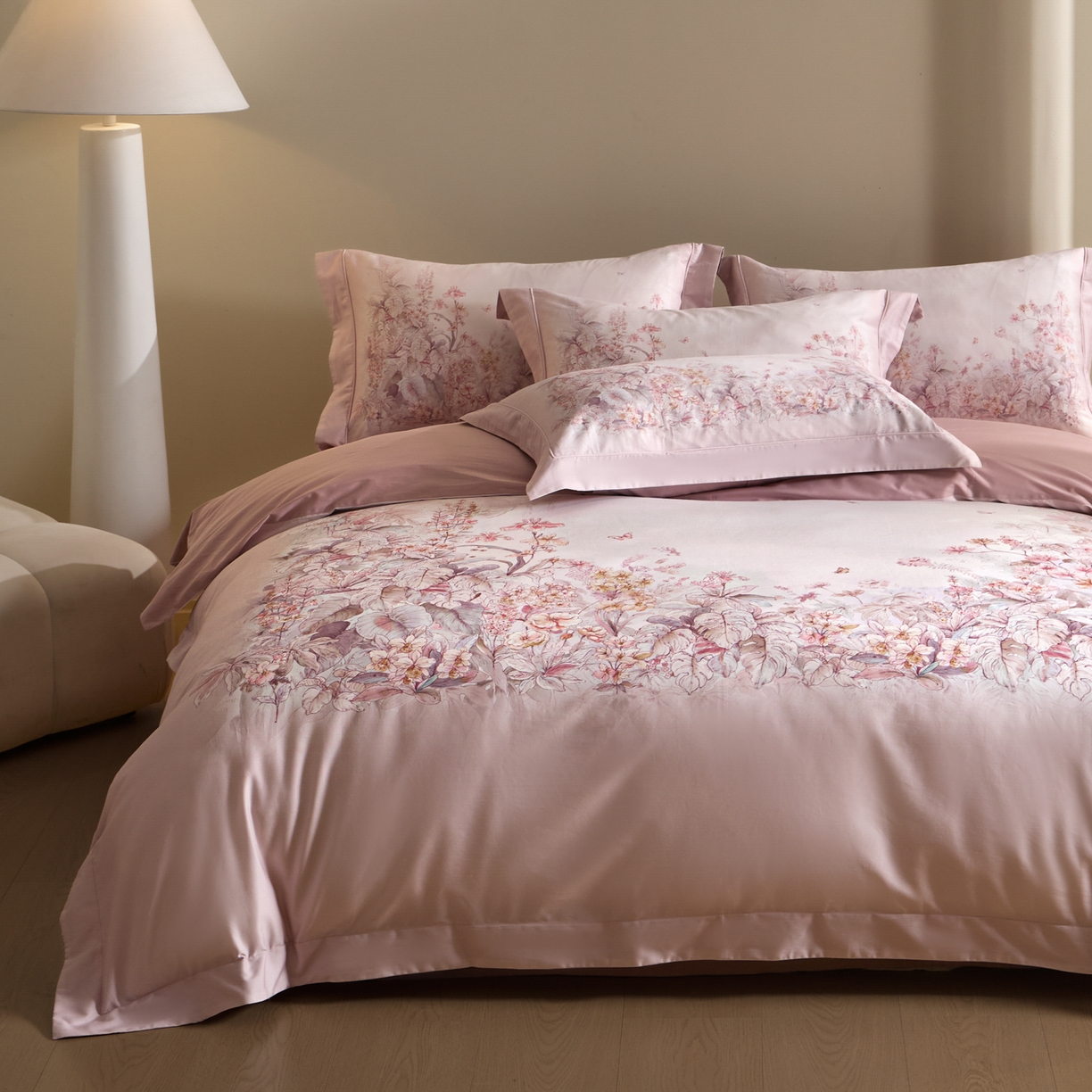 91家纺网 家纺一手货源 找家纺 禾时 2026新款全棉纯棉数码印花埋绳款四件套 轻烟蝶薇（豆沙粉）