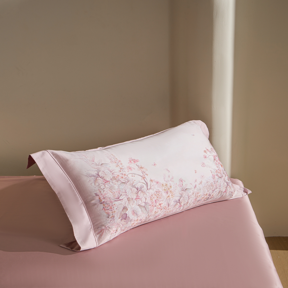 91家纺网 家纺一手货源 找家纺 禾时 2026新款全棉纯棉数码印花埋绳款四件套 轻烟蝶薇（豆沙粉）