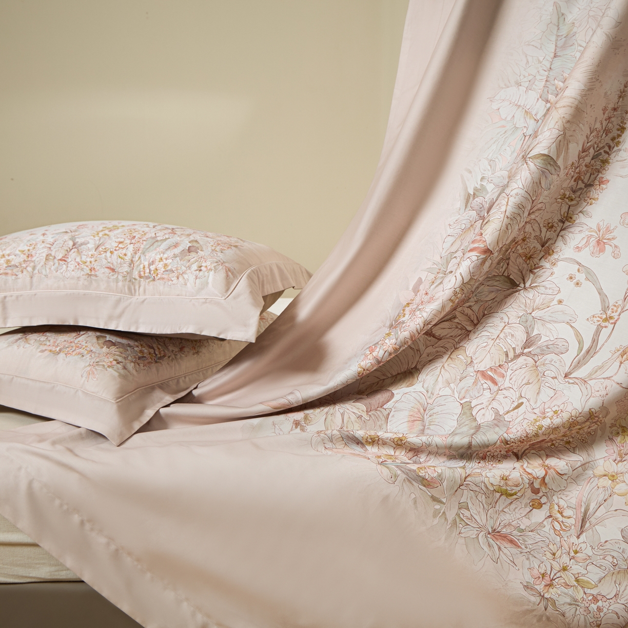 91家纺网 家纺一手货源 找家纺 禾时 2026新款全棉纯棉数码印花埋绳款四件套 轻烟蝶薇（米）