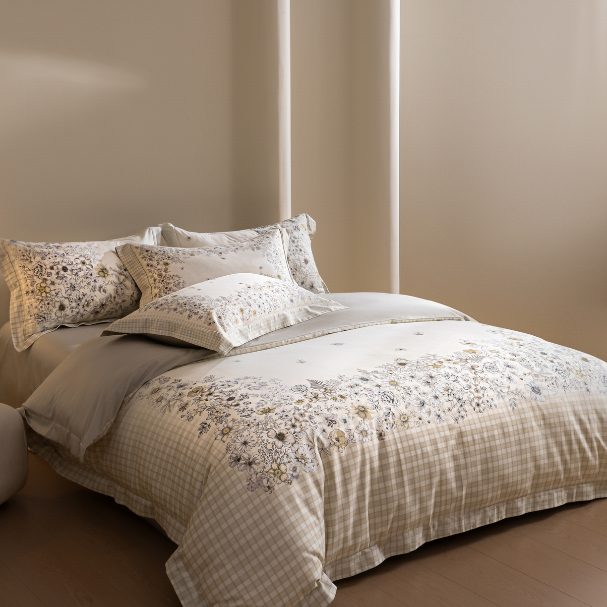 91家纺网 家纺一手货源 找家纺 禾时 2026新款全棉纯棉数码印花埋绳款四件套 素绘春野（香槟）