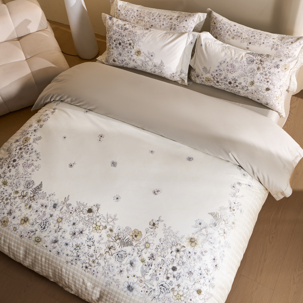 91家纺网 家纺一手货源 找家纺 禾时 2026新款全棉纯棉数码印花埋绳款四件套 素绘春野（香槟）