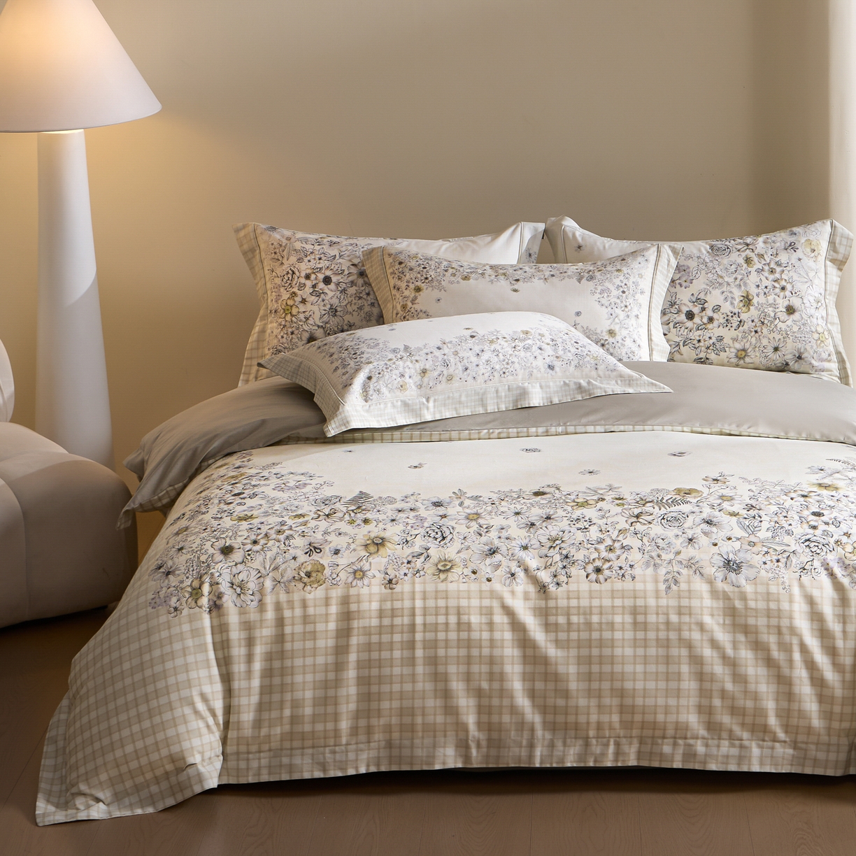 91家纺网 家纺一手货源 找家纺 禾时 2026新款全棉纯棉数码印花埋绳款四件套 素绘春野（香槟）