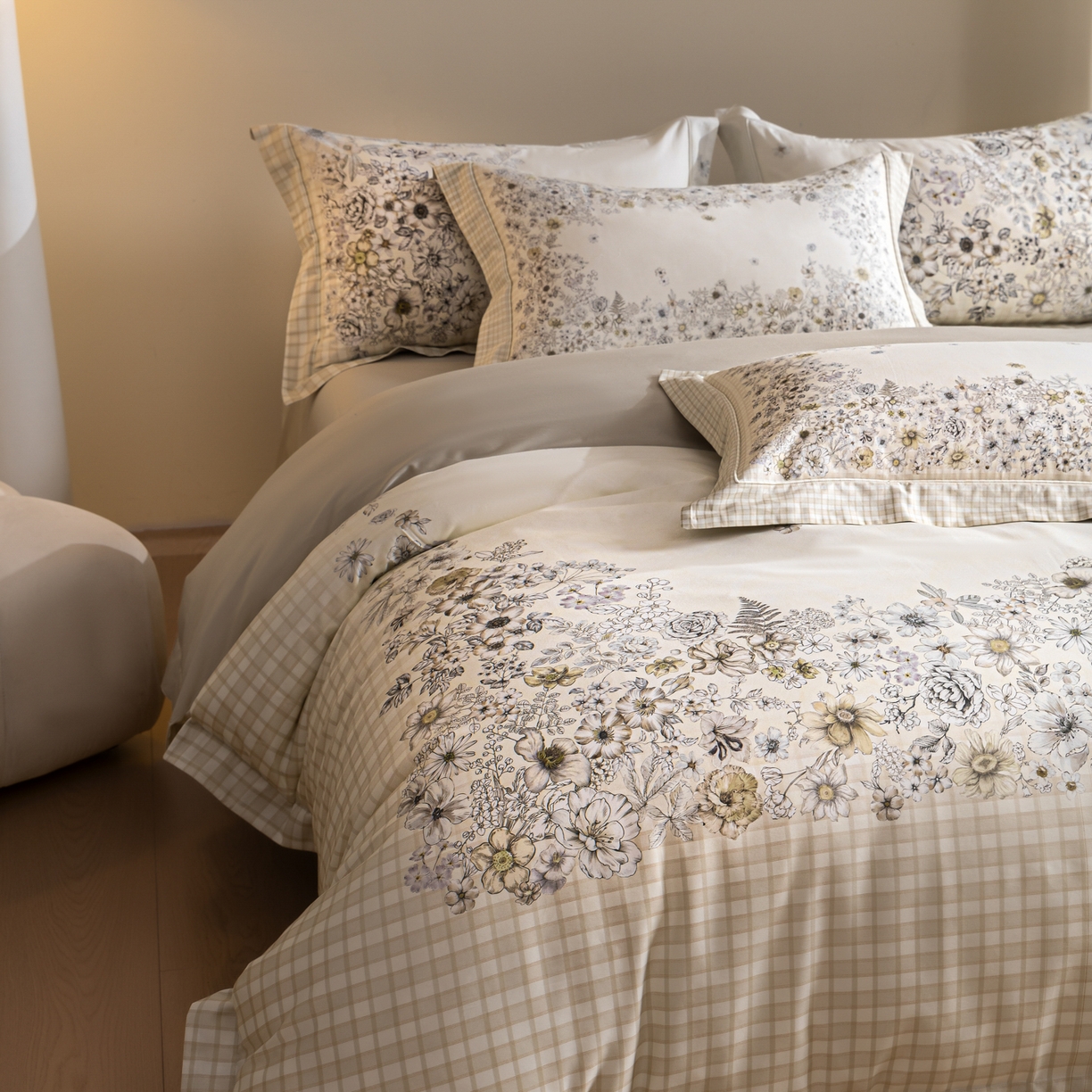 91家纺网 家纺一手货源 找家纺 禾时 2026新款全棉纯棉数码印花埋绳款四件套 素绘春野（香槟）