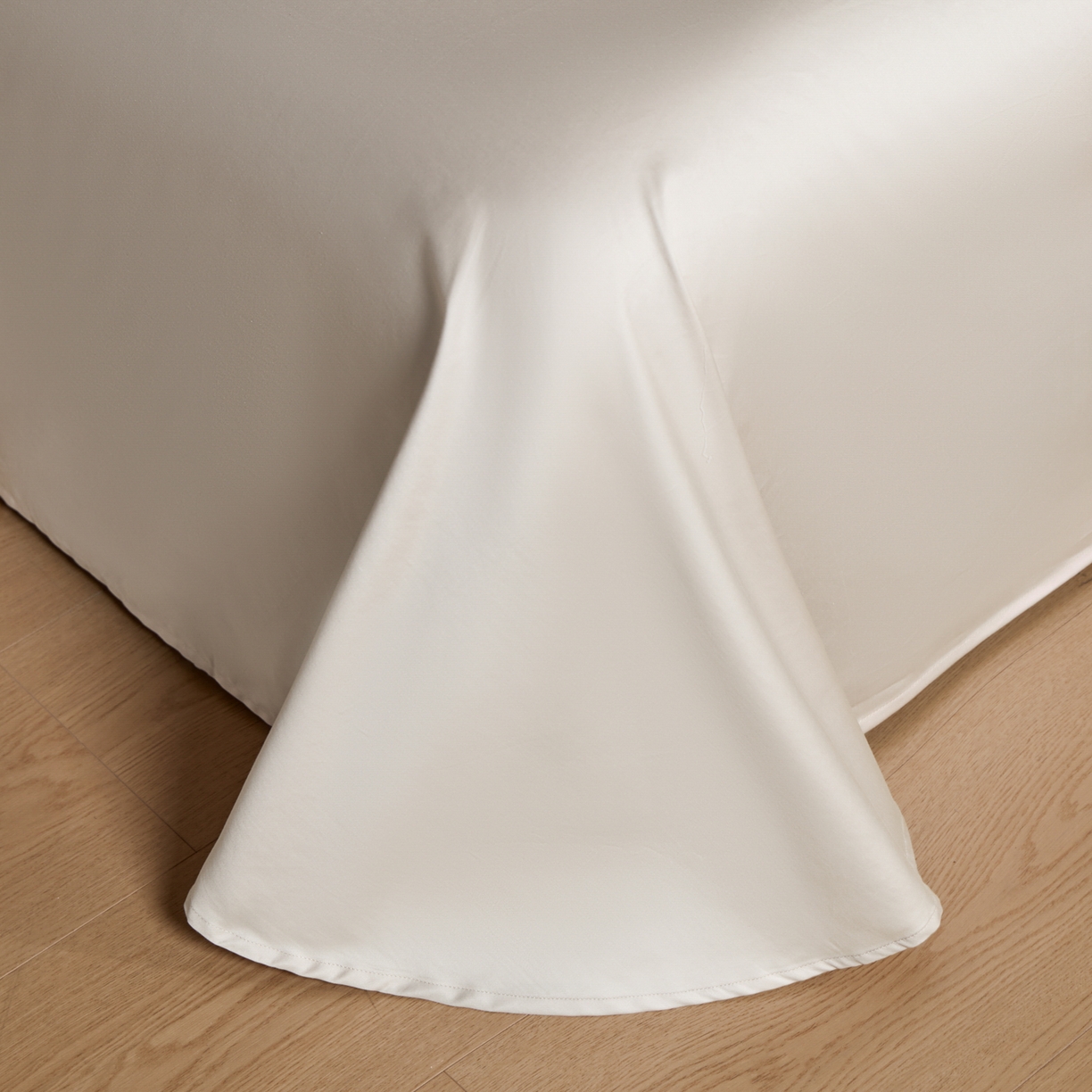 91家纺网 家纺一手货源 找家纺 禾时 2026新款全棉纯棉数码印花埋绳款四件套 素绘春野（香槟）