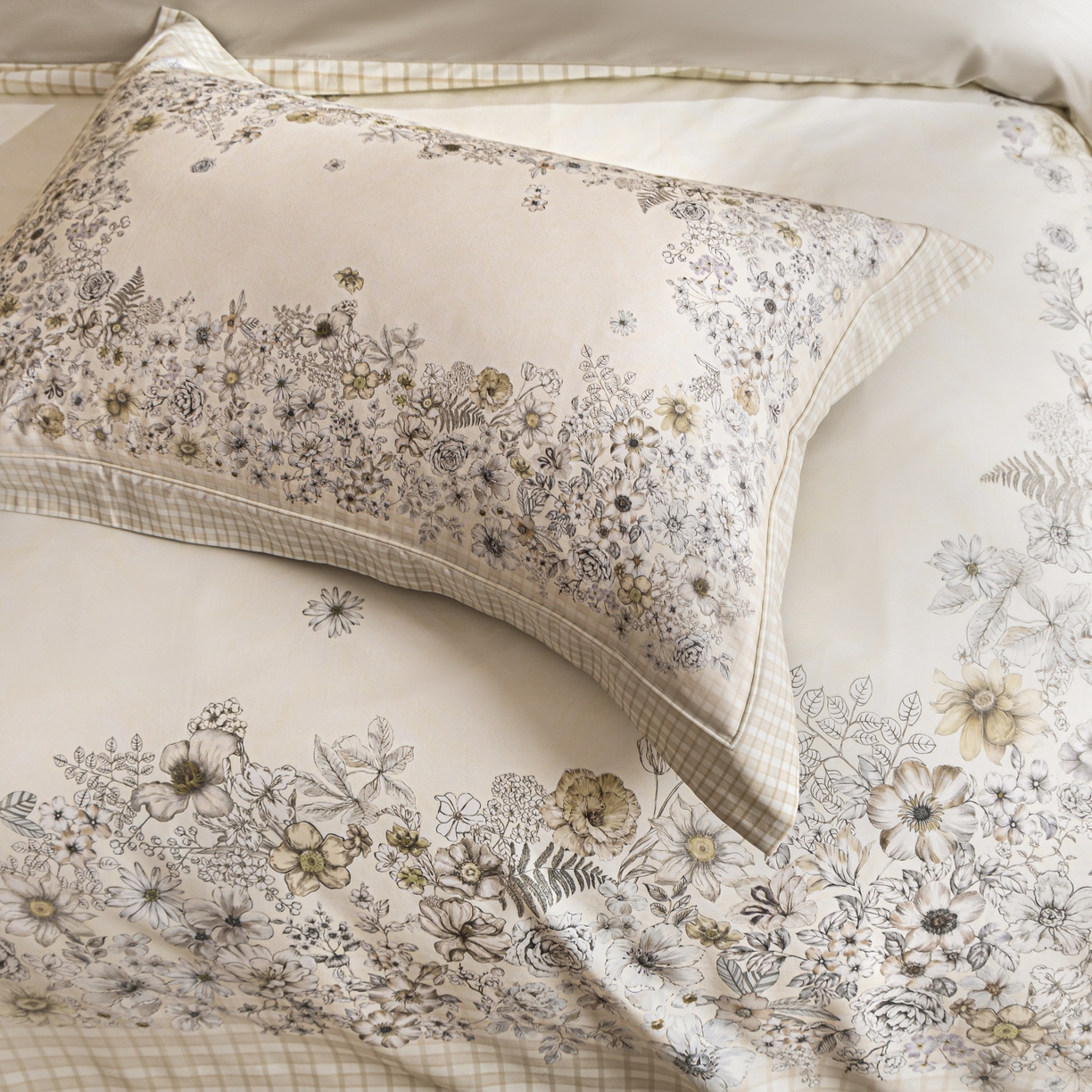 91家纺网 家纺一手货源 找家纺 禾时 2026新款全棉纯棉数码印花埋绳款四件套 素绘春野（香槟）