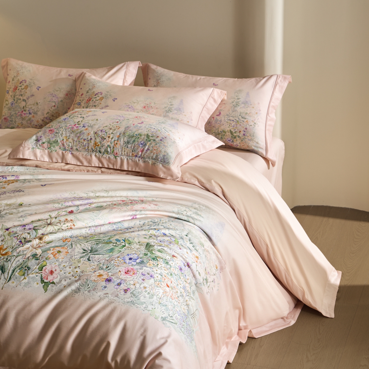 91家纺网 家纺一手货源 找家纺 禾时 2026新款全棉纯棉数码印花埋绳款四件套 雾花蝶影（粉）