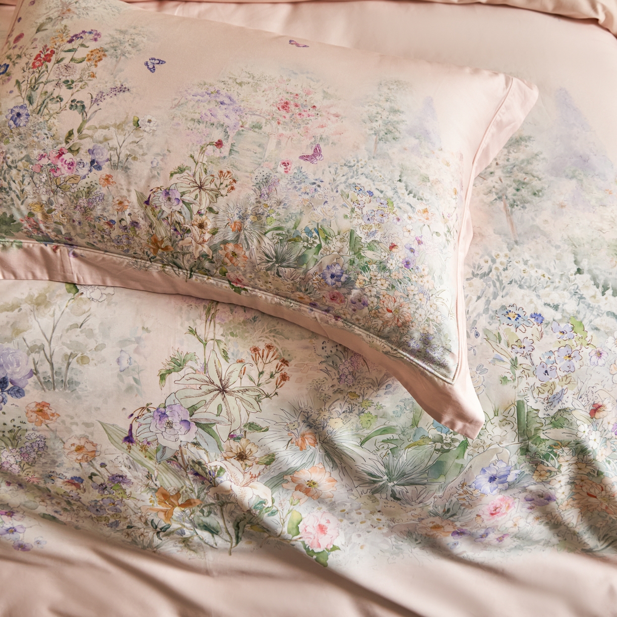 91家纺网 家纺一手货源 找家纺 禾时 2026新款全棉纯棉数码印花埋绳款四件套 雾花蝶影（粉）