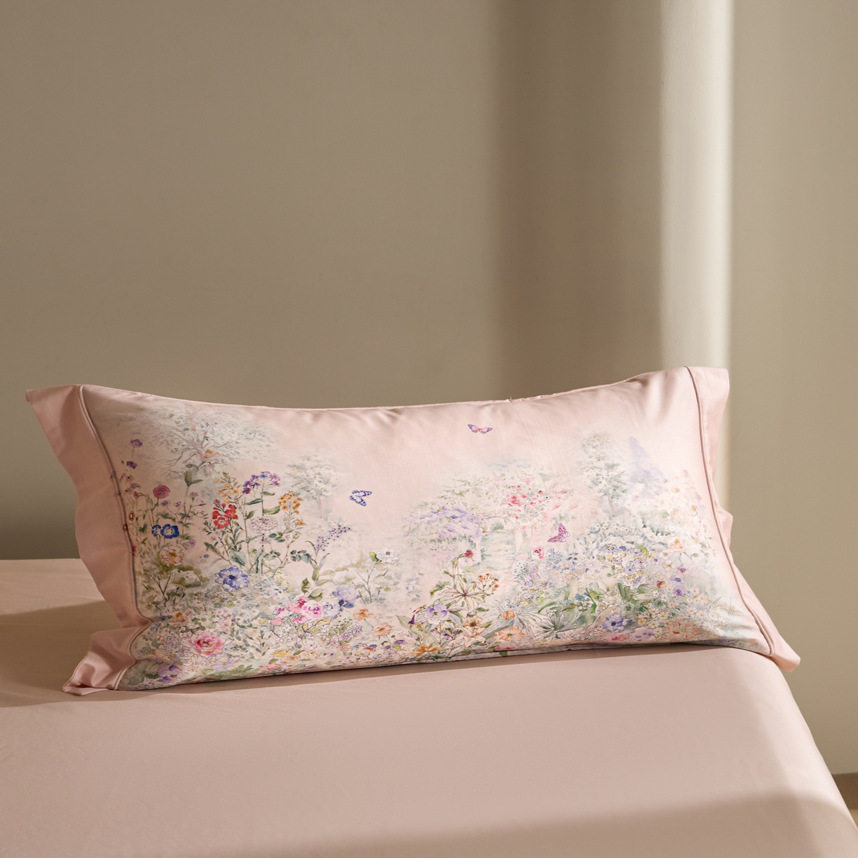 91家纺网 家纺一手货源 找家纺 禾时 2026新款全棉纯棉数码印花埋绳款四件套 雾花蝶影（粉）