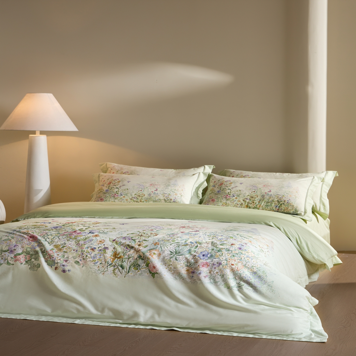 91家纺网 家纺一手货源 找家纺 禾时 2026新款全棉纯棉数码印花埋绳款四件套 雾花蝶影（绿）