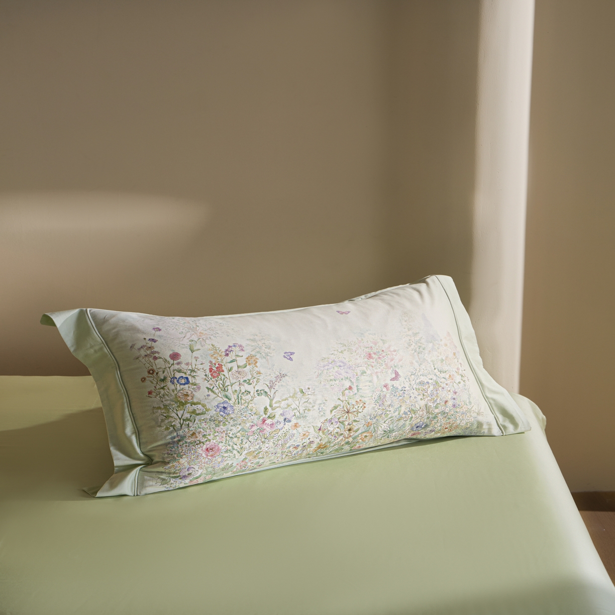 91家纺网 家纺一手货源 找家纺 禾时 2026新款全棉纯棉数码印花埋绳款四件套 雾花蝶影（绿）