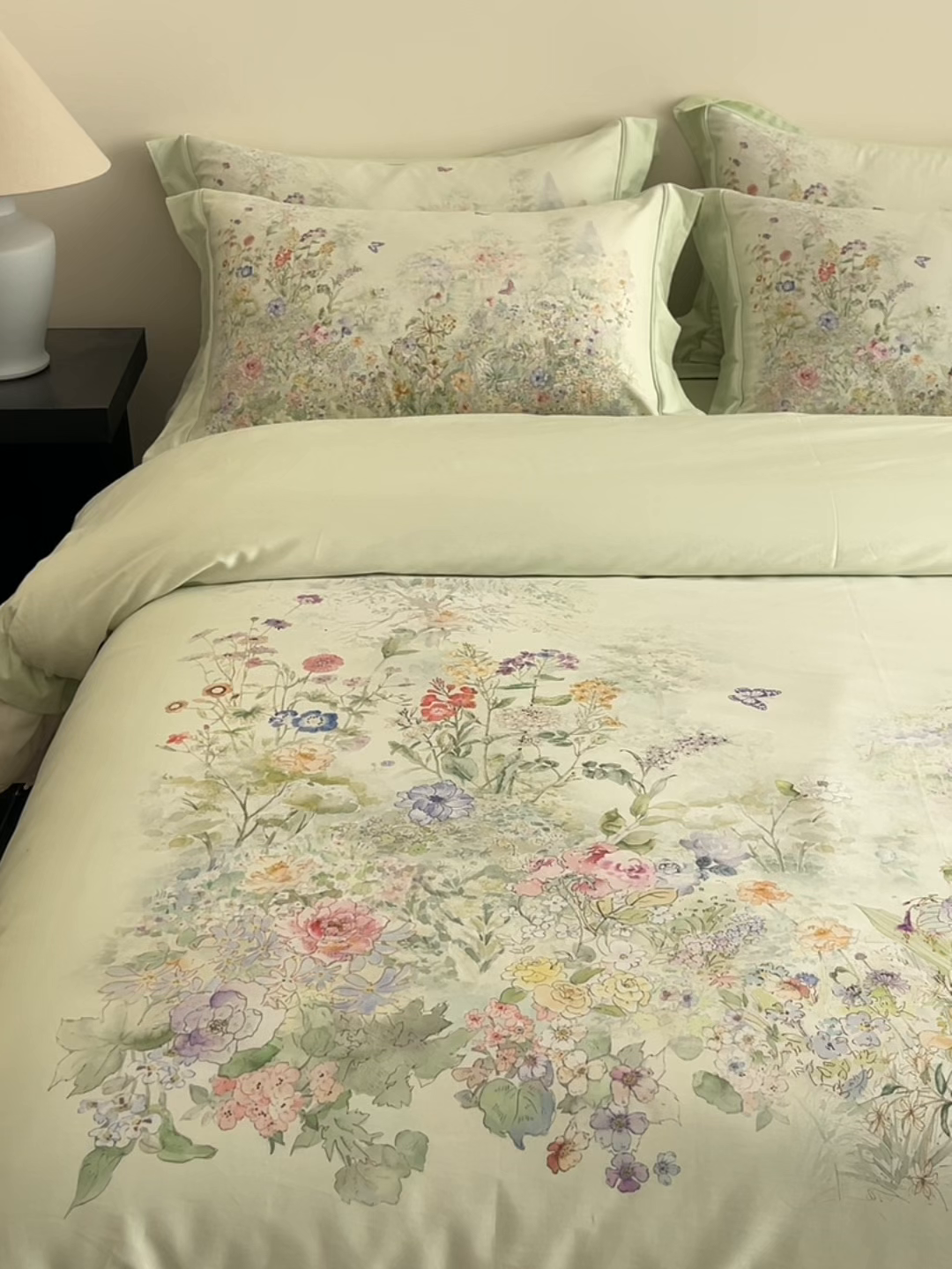 91家纺网 家纺一手货源 找家纺 禾时 2026新款全棉纯棉数码印花埋绳款四件套 雾花蝶影（绿）