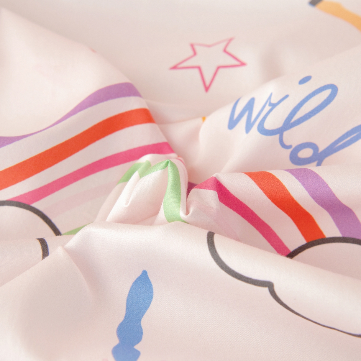 91家纺网 家纺一手货源 找家纺 御棉坊 2026新款60S全棉数码印花幼儿园儿童套件宝宝入园午睡被芯三件套 彩虹国度