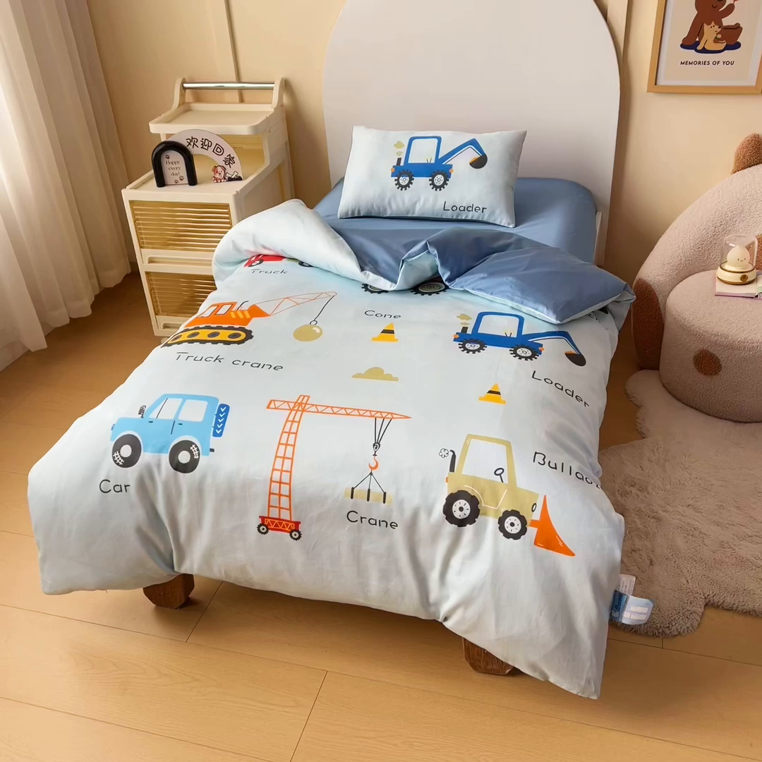 91家纺网 家纺一手货源 找家纺 御棉坊 2026新款60S全棉数码印花幼儿园儿童套件宝宝入园午睡被芯三件套 基建小队