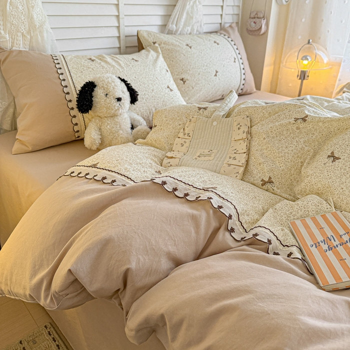 91家纺网 家纺一手货源 找家纺 鑫利来家纺 2026新款古法水洗棉法式花边四件套甄选纯棉花边拼接款四件套印花被套床单单品四件 花间谍