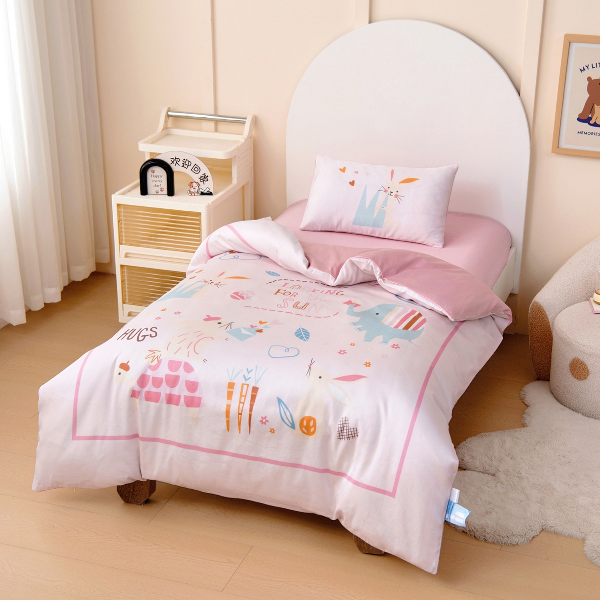 91家纺网 家纺一手货源 找家纺 御棉坊 2026新款60S全棉数码印花幼儿园儿童套件宝宝入园午睡被芯三件套 森林邮递员