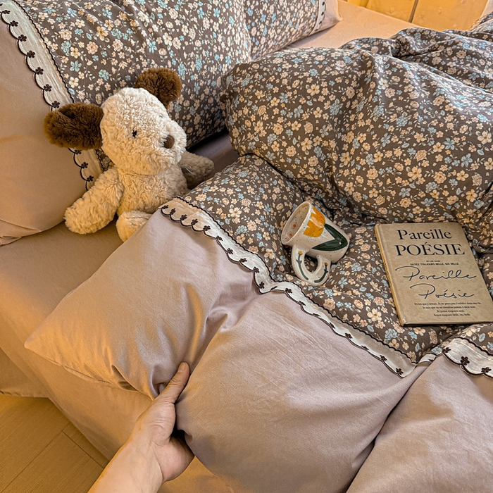 91家纺网 家纺一手货源 找家纺 鑫利来家纺 2026新款古法水洗棉法式花边四件套甄选纯棉花边拼接款四件套印花被套床单单品四件 漫野