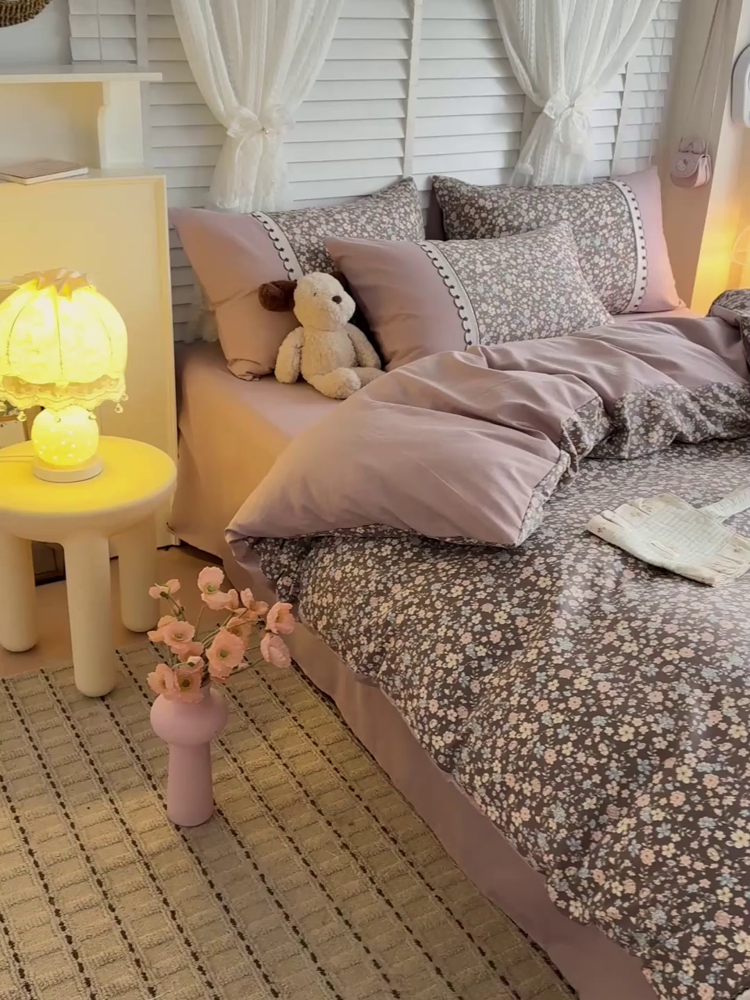 91家纺网 家纺一手货源 找家纺 鑫利来家纺 2026新款古法水洗棉法式花边四件套甄选纯棉花边拼接款四件套印花被套床单单品四件 漫野