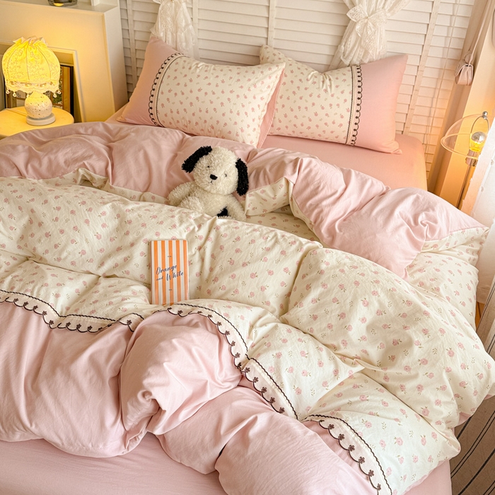 91家纺网 家纺一手货源 找家纺 鑫利来家纺 2026新款古法水洗棉法式花边四件套甄选纯棉花边拼接款四件套印花被套床单单品四件 小玫瑰