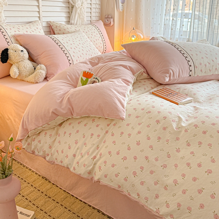 91家纺网 家纺一手货源 找家纺 鑫利来家纺 2026新款古法水洗棉法式花边四件套甄选纯棉花边拼接款四件套印花被套床单单品四件 小玫瑰