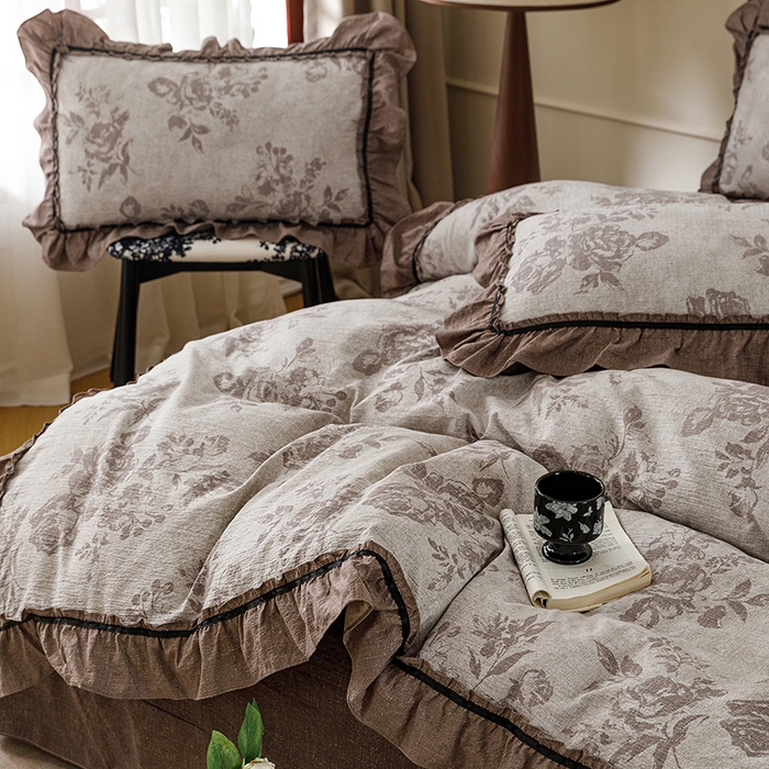 91家纺网 家纺一手货源 找家纺 悦然毛巾被 2026新款原麻水洗提花四件套 咖枝雾影