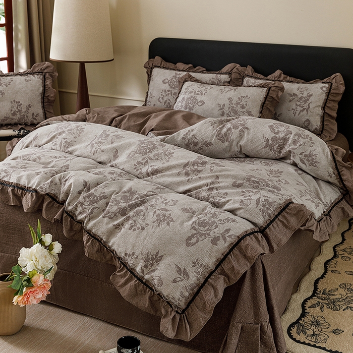 91家纺网 家纺一手货源 找家纺 悦然毛巾被 2026新款原麻水洗提花四件套 咖枝雾影