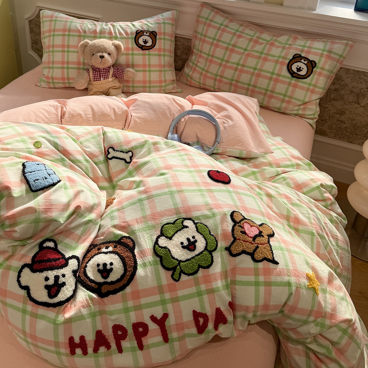 91家纺网 家纺一手货源 找家纺 曼町家居 2026春夏全棉纯棉水洗棉毛巾绣四件套 宠返星球