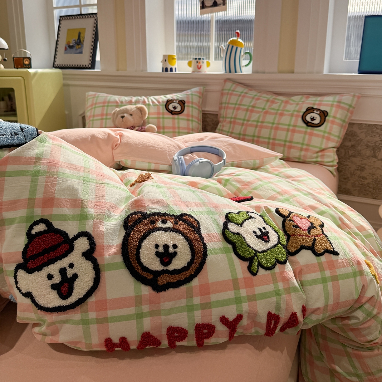 91家纺网 家纺一手货源 找家纺 曼町家居 2026春夏全棉纯棉水洗棉毛巾绣四件套 宠返星球