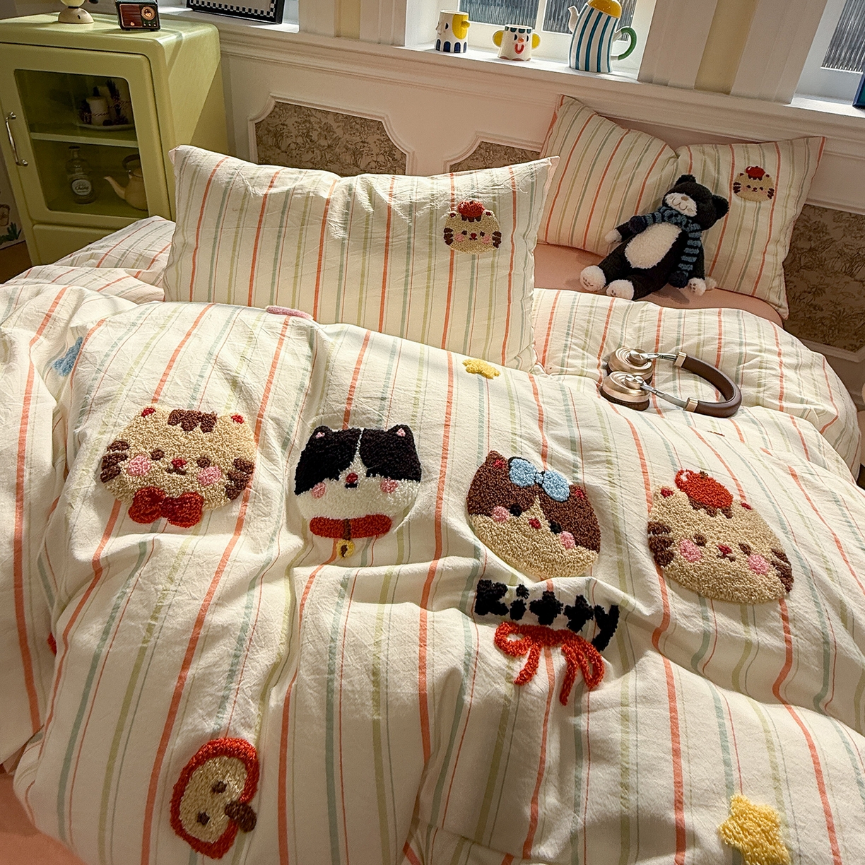 91家纺网 家纺一手货源 找家纺 曼町家居 2026春夏全棉纯棉水洗棉毛巾绣四件套 咪哈友