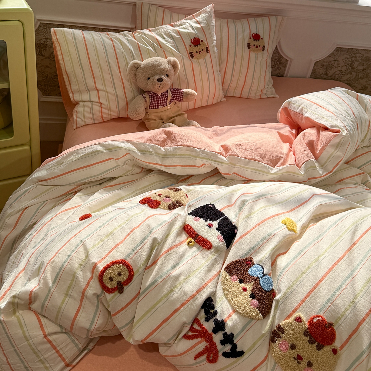 91家纺网 家纺一手货源 找家纺 曼町家居 2026春夏全棉纯棉水洗棉毛巾绣四件套 咪哈友