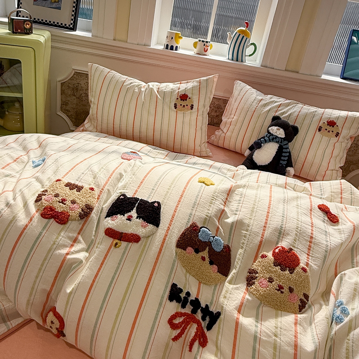 91家纺网 家纺一手货源 找家纺 曼町家居 2026春夏全棉纯棉水洗棉毛巾绣四件套 咪哈友