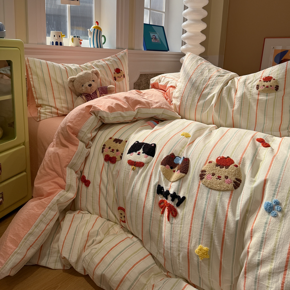 91家纺网 家纺一手货源 找家纺 曼町家居 2026春夏全棉纯棉水洗棉毛巾绣四件套 咪哈友