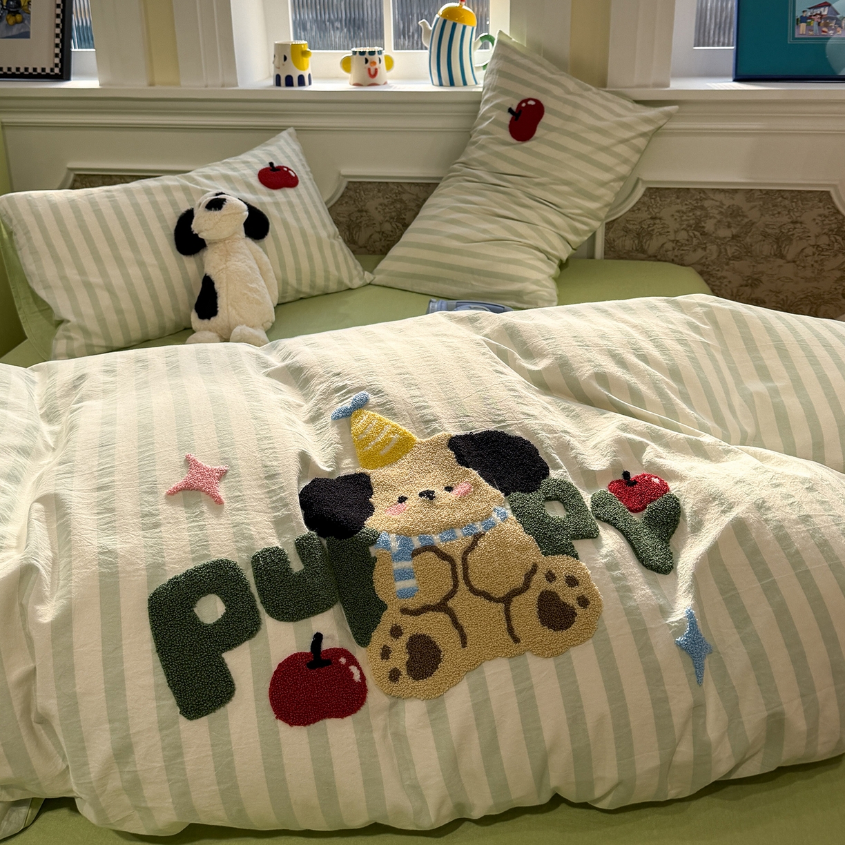 91家纺网 家纺一手货源 找家纺 曼町家居 2026春夏全棉纯棉水洗棉毛巾绣四件套 噗噗狗